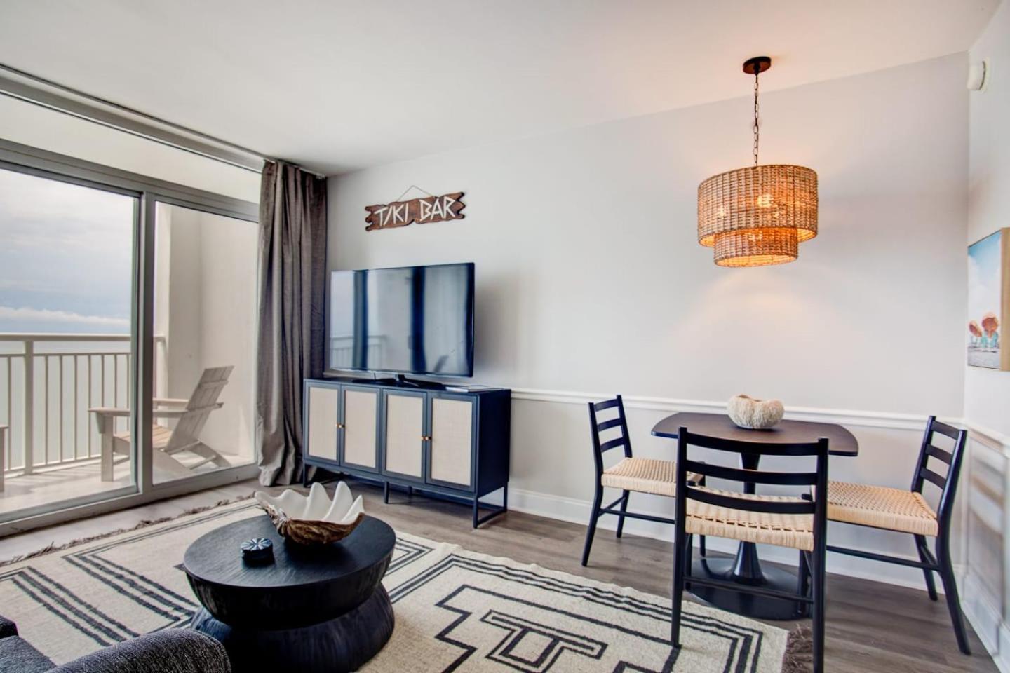 Oceanfront Escape Renovated Suite At Camelot 默特尔比奇 外观 照片